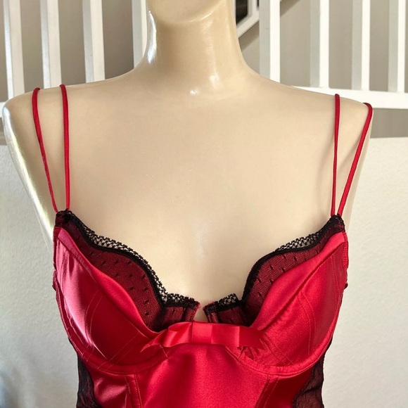 Corset Red satin great conditions - Picture 2 of 6